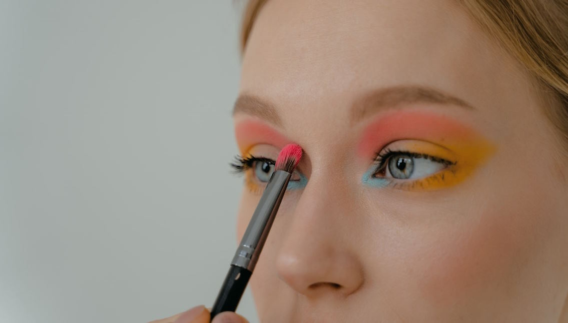 overblending the eyeshadow